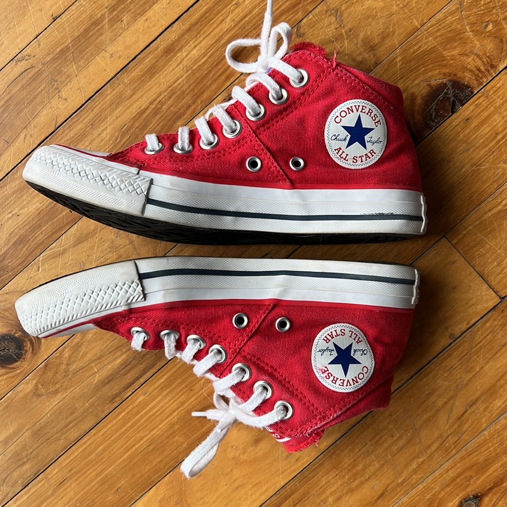 Converse MidHightops🍒